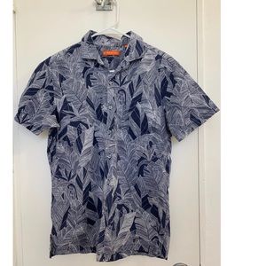 Tori Richard, men’s casual shirt.
